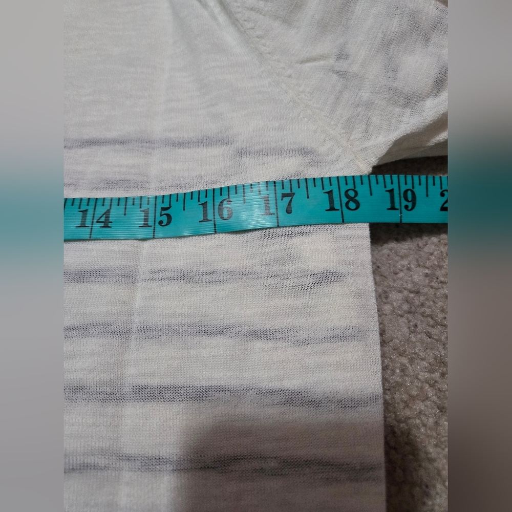 7 FOR ALL MANKIND layered Cotton Long Sleeve V Neck Top. Size Medium - Picture 7 of 10